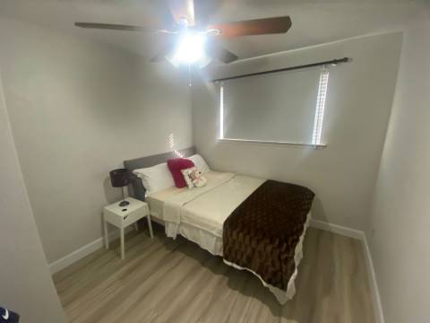 Premium Homestay Room - Lanyard Rd, Toronto